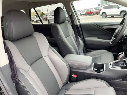 Used 2025 Subaru Outback Onyx Edition image 18