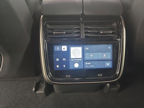 Used 2024 Rivian R1S Adventure AWD/4WD image 30