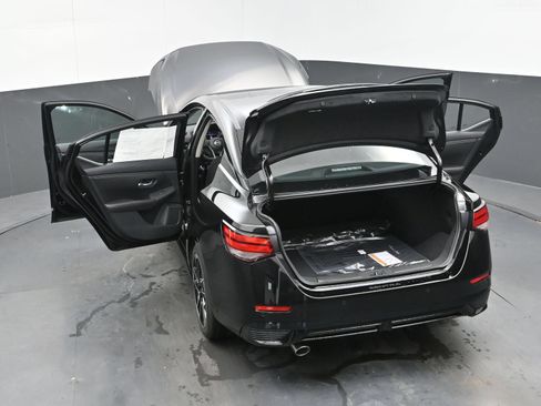 Certified 2025 Nissan Sentra SR FWD image 42