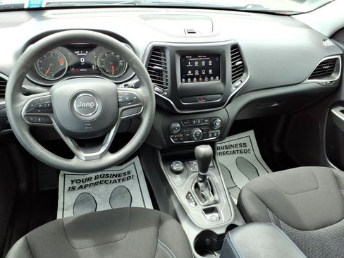 Used 2020 Jeep Cherokee Latitude AWD/4WD image 10