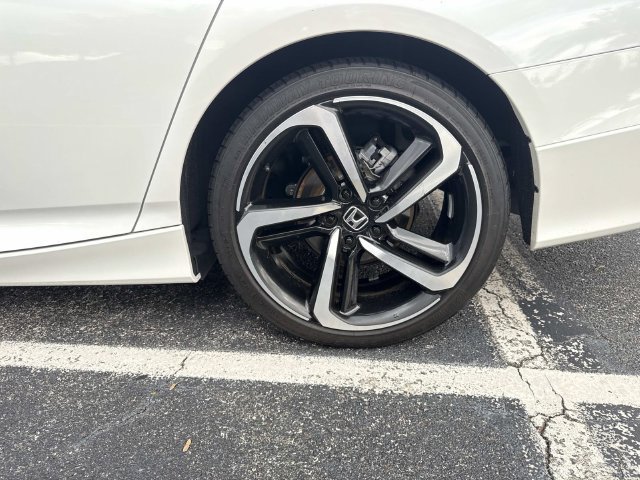 Used 2022 Honda Accord Sport image 11
