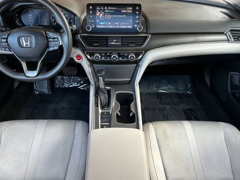 Used 2018 Honda Accord EX image 13