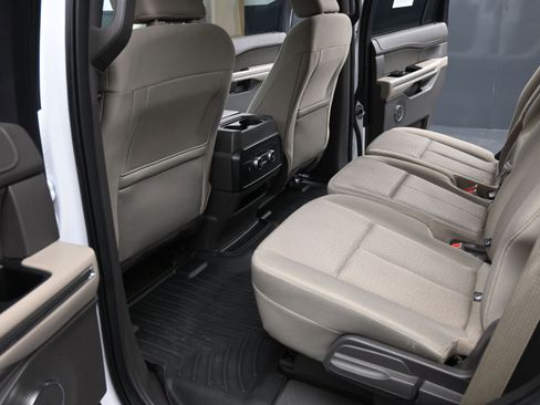 Used 2021 Ford Expedition XLT RWD image 13
