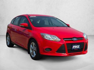 Used 2014 Ford Focus SE w/ SE Winter Package FWD video 3