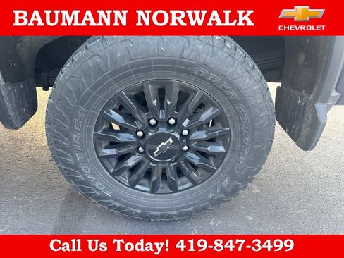 Used 2021 Chevrolet Silverado 2500 LT w/ Z71 Sport Edition AWD/4WD image 11