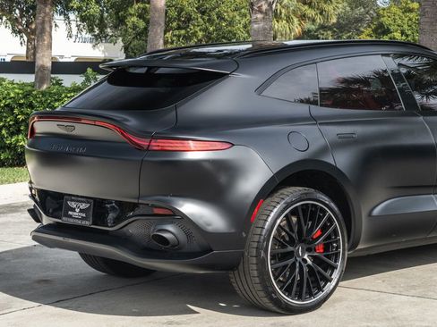 Used 2022 Aston Martin DBX image 7