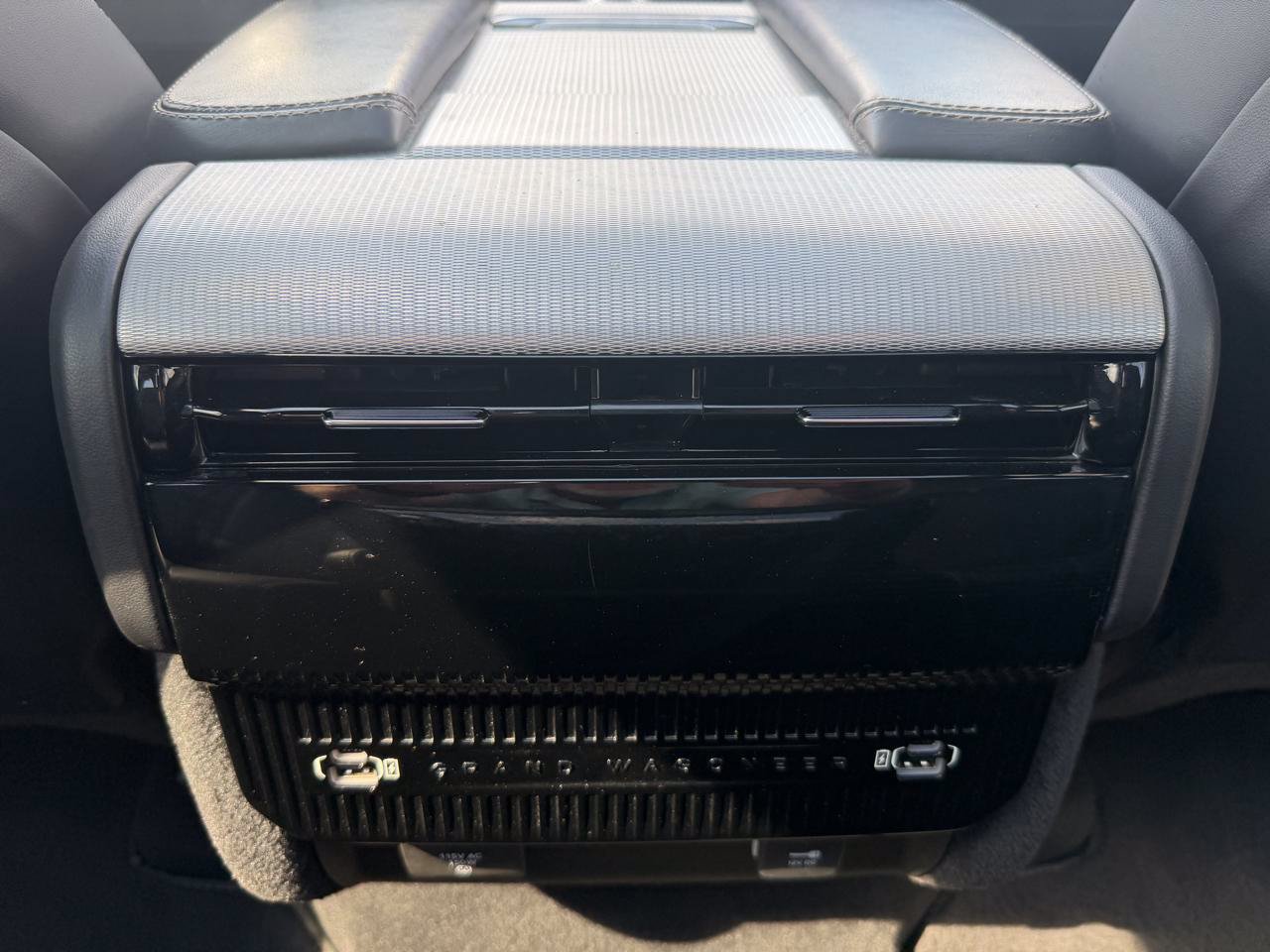 Used 2023 Jeep Grand Wagoneer Series II AWD/4WD image 20