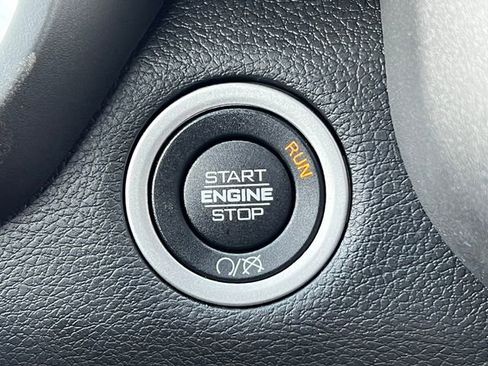 Used 2022 RAM 2500 Tradesman w/ Chrome Appearance Group image 34