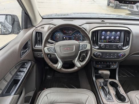 Used 2021 GMC Canyon Denali image 3