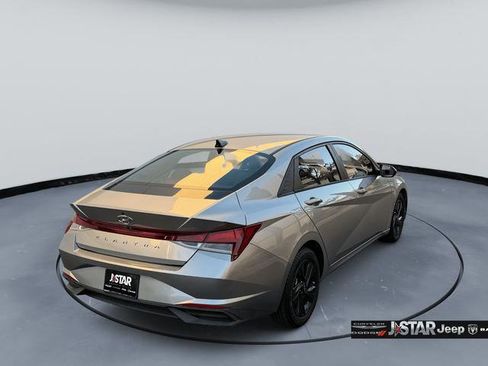 Used 2022 Hyundai Elantra SEL w/ Convenience Package image 5