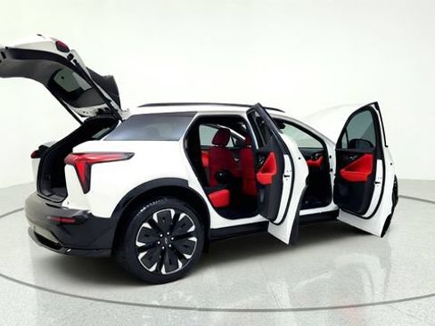 Used 2024 Chevrolet Blazer EV RS AWD/4WD image 19