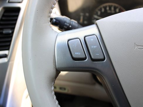 Used 2006 Cadillac XLR image 15