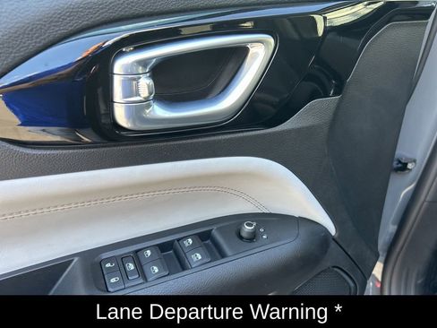 Certified 2022 Jeep Compass Limited image 11