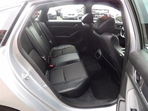 Used 2018 Honda Accord Sport image 13