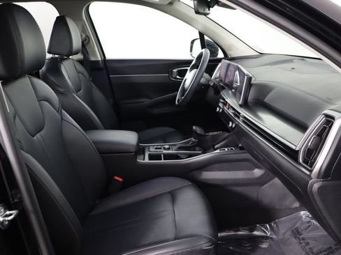 Used 2025 Kia Sorento S w/ Panoramic Sunroof Package FWD image 19