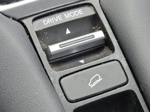 Certified 2025 Honda HR-V Sport image 6