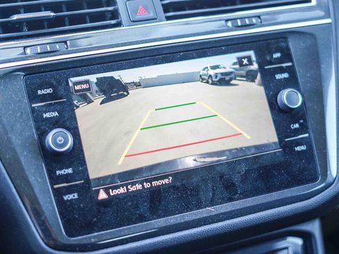 Used 2019 Volkswagen Tiguan SE image 25