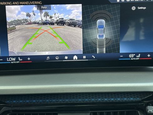 Used 2025 BMW 230i Coupe w/ M Sport Package RWD image 24