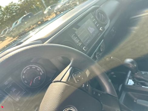 Used 2020 Toyota Tacoma SR w/ SR Convenience Package RWD image 8