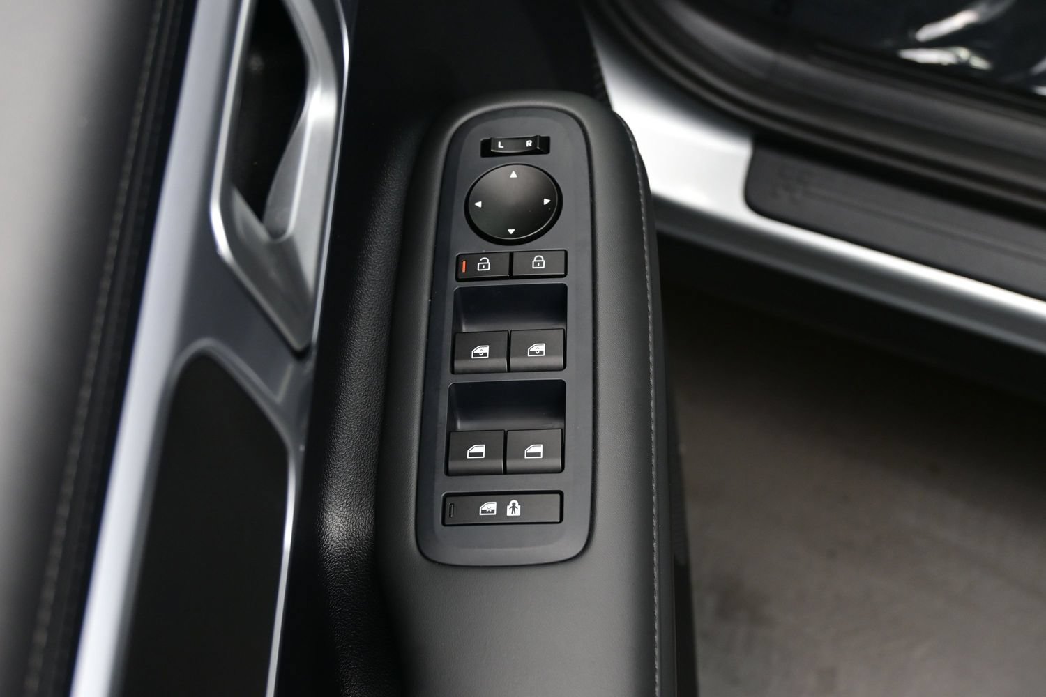 Certified 2026 Hyundai Santa Fe SEL AWD/4WD image 10