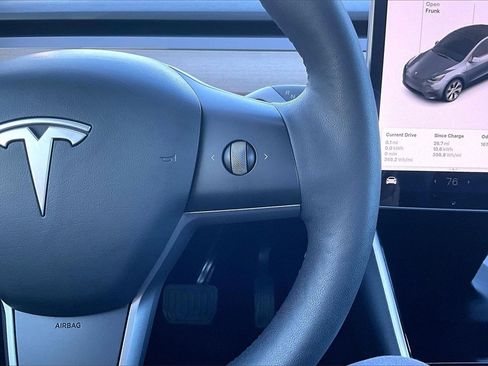 Used 2021 Tesla Model Y Long Range image 19