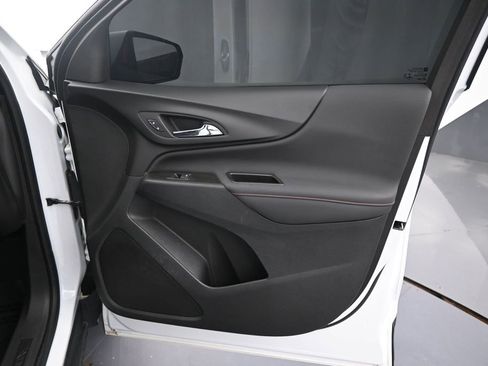 Used 2022 Chevrolet Equinox RS FWD image 22