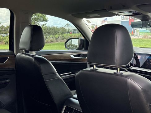 Used 2024 Volkswagen Atlas SE FWD image 27