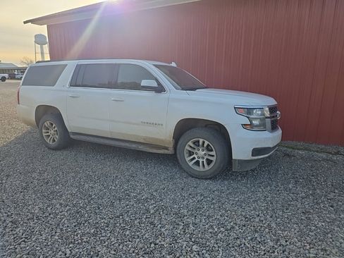 Used 2018 Chevrolet Suburban LT image 7