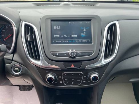 Used 2018 Chevrolet Equinox LT FWD image 15