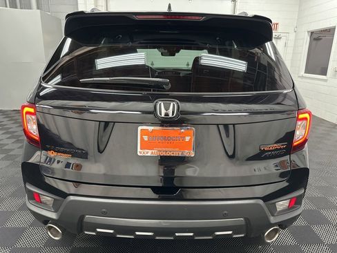 Used 2025 Honda Passport TrailSport image 8