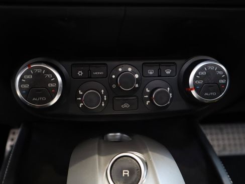 Used 2016 Ferrari California T image 32