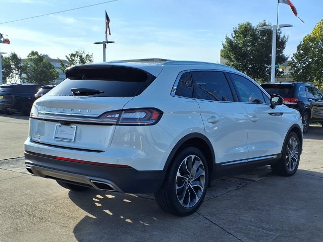 Certified 2022 Lincoln Nautilus Reserve w/ Luxury Package FWD image 2