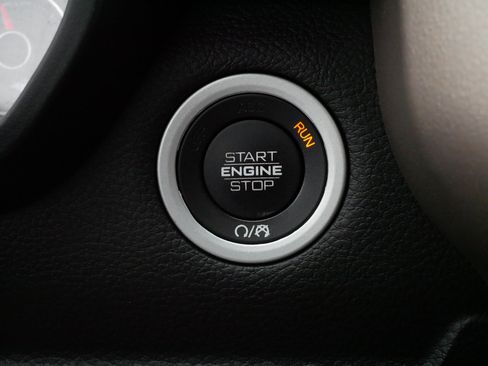 Used 2019 RAM 1500 Laramie AWD/4WD image 28