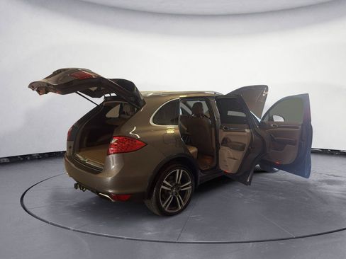 Used 2012 Porsche Cayenne S AWD/4WD image 14