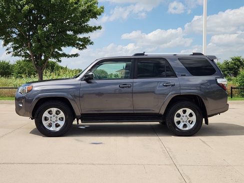 Used 2022 Toyota 4Runner SR5 RWD image 4