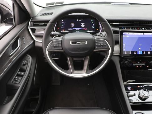 Used 2023 Jeep Grand Cherokee 4WD 4xe image 13