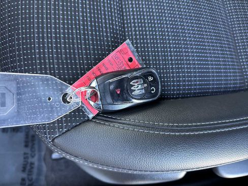 Used 2025 Buick Envista Preferred image 31