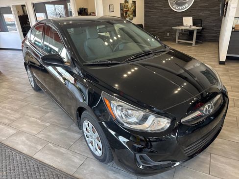 Used 2014 Hyundai Accent GLS image 3
