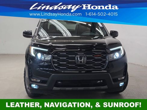 Used 2024 Honda Passport TrailSport image 2