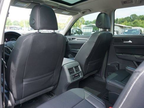 Used 2021 Volkswagen Atlas SE w/ Panoramic Sunroof Package FWD image 23