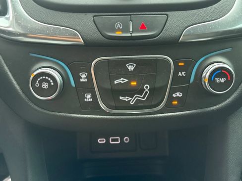 Used 2022 Chevrolet Equinox LT FWD image 22