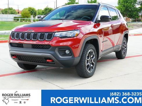 Used 2024 Jeep Compass Trailhawk w/ Trailer Tow Group AWD/4WD image 1