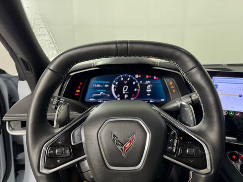 Used 2021 Chevrolet Corvette Stingray w/ Z51 Performance Package image 19