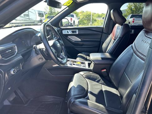 Used 2020 Ford Explorer Platinum w/ Premium Technology Package AWD/4WD image 21