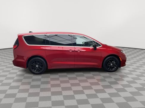 Used 2025 Chrysler Pacifica Select FWD image 39