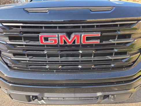 Used 2024 GMC Sierra 1500 Elevation image 7