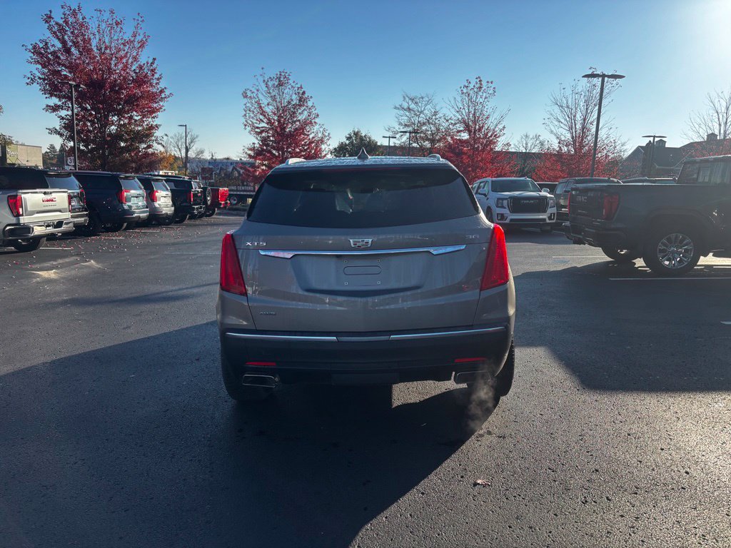 Used 2018 Cadillac XT5 Luxury w/ Driver Awareness Package AWD/4WD image 6