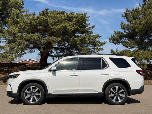 Used 2023 Honda Pilot Elite image 8