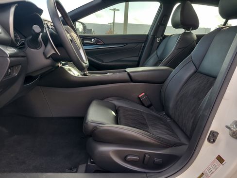 Used 2023 Nissan Maxima SR w/ Sport Mat Group FWD image 16