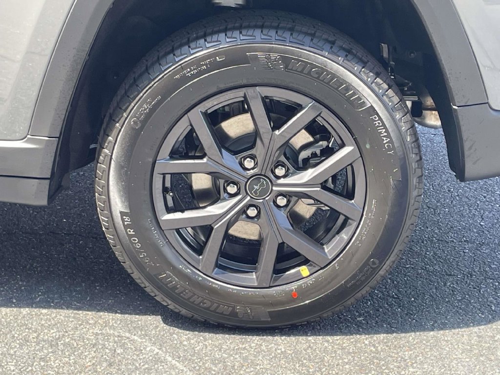 New 2027 Jeep Grand Cherokee Altitude AWD/4WD image 12